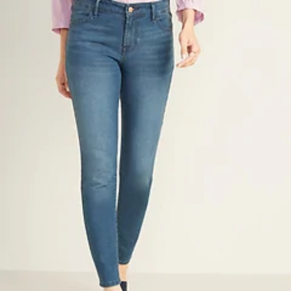 Old Navy mid rise super skinny jeans